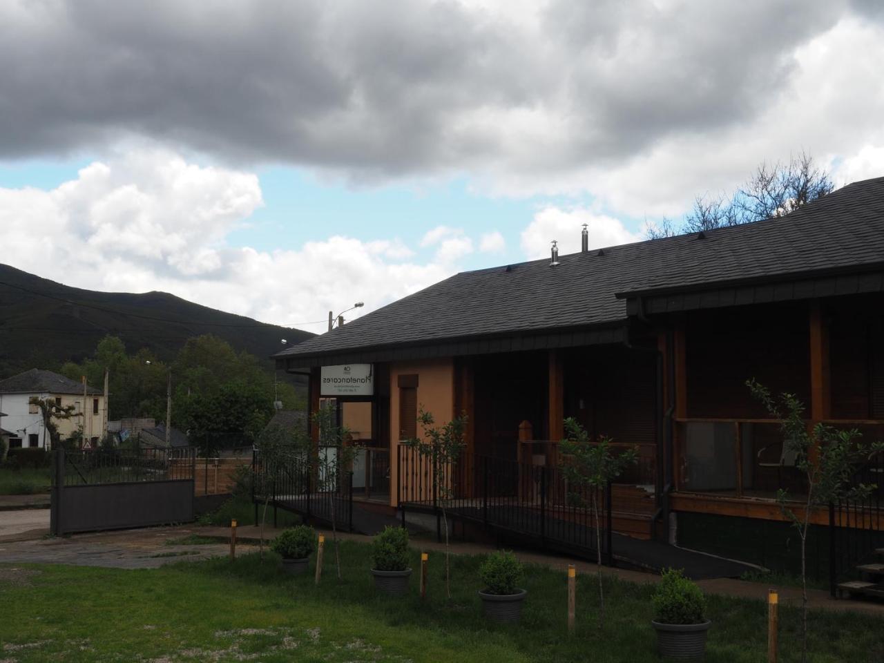 Planet Ancares Candín Exterior foto